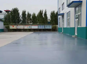 甘孜彩色路面喷涂翻新的材料对冬季